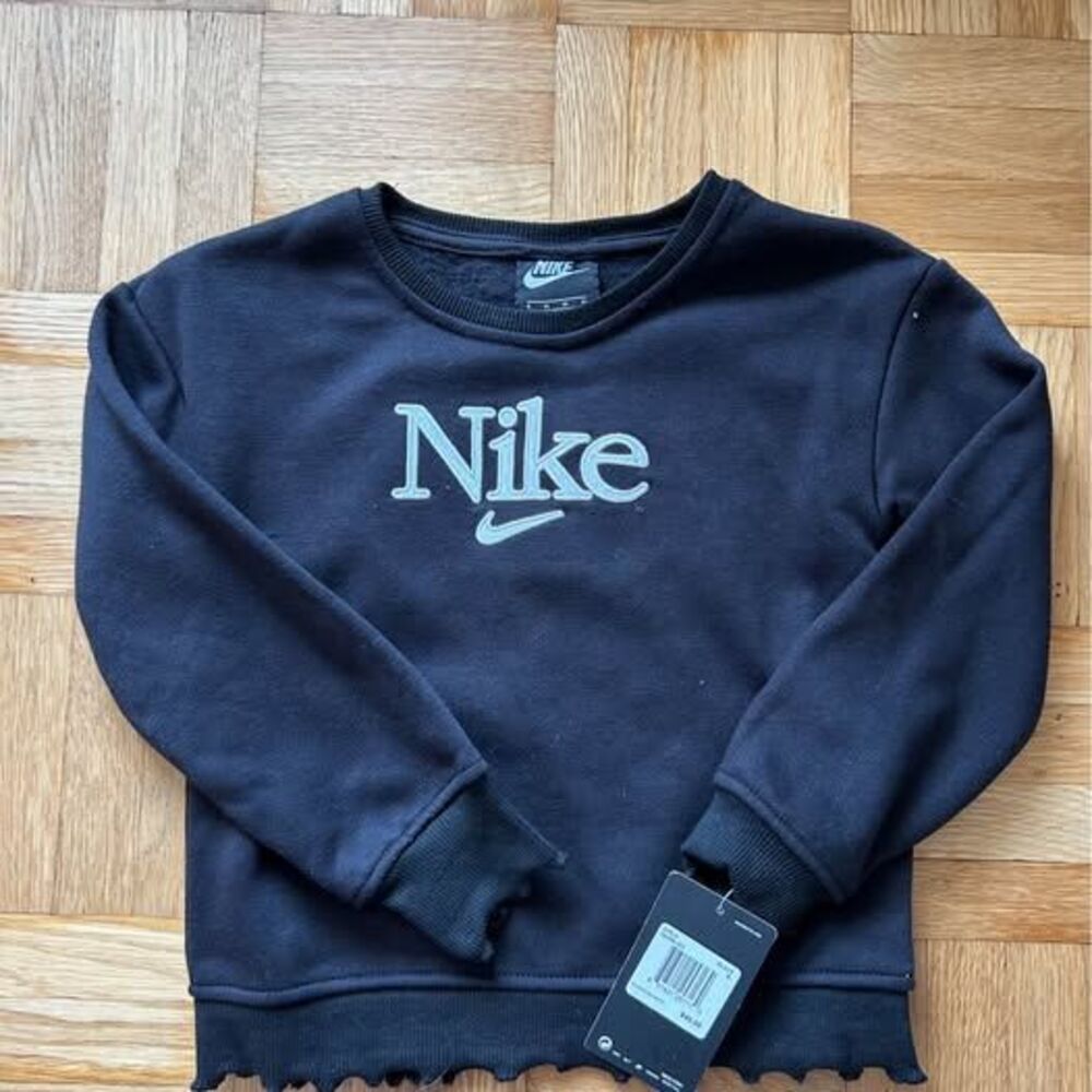 NWT Nike Girls Sweatshirt 5-6yrs